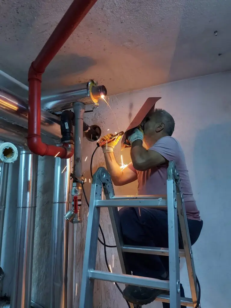 ABOUT US 3 20221005 160421 scaled 1